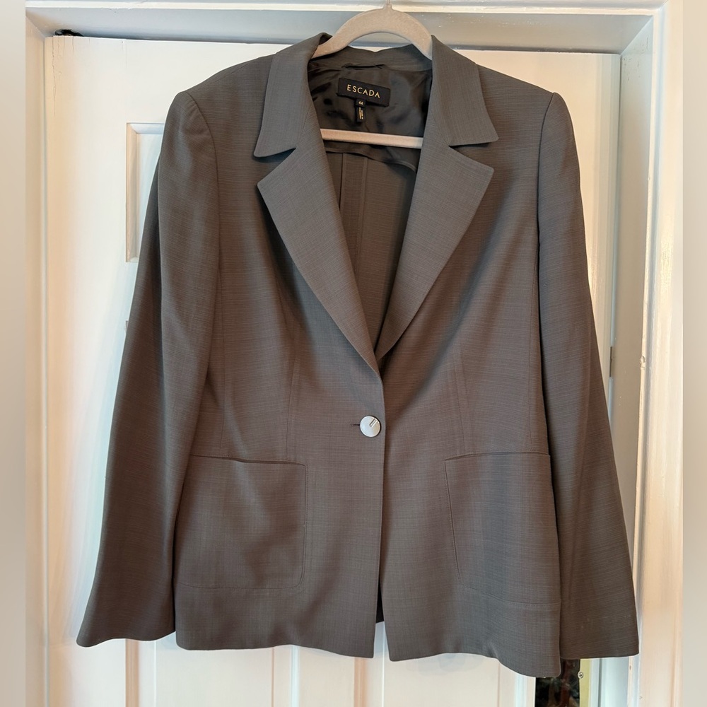 Escada Women's Elegant Gray Blazer